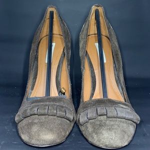 Brand New Massimo Dutti Low heel .